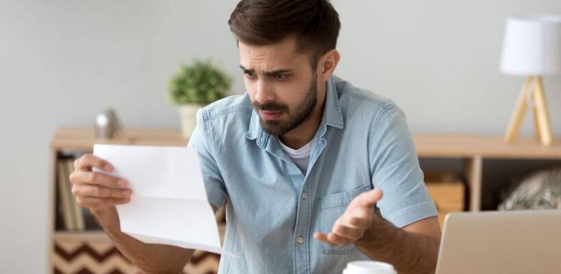 Εξετάζει τραπεζικές υπερχρεώσεις η Επιτροπή Οικονομικών