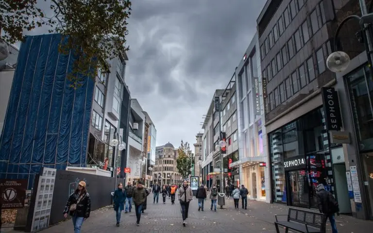 DW: Το ανήσυχο καλοκαίρι της Ευρώπης