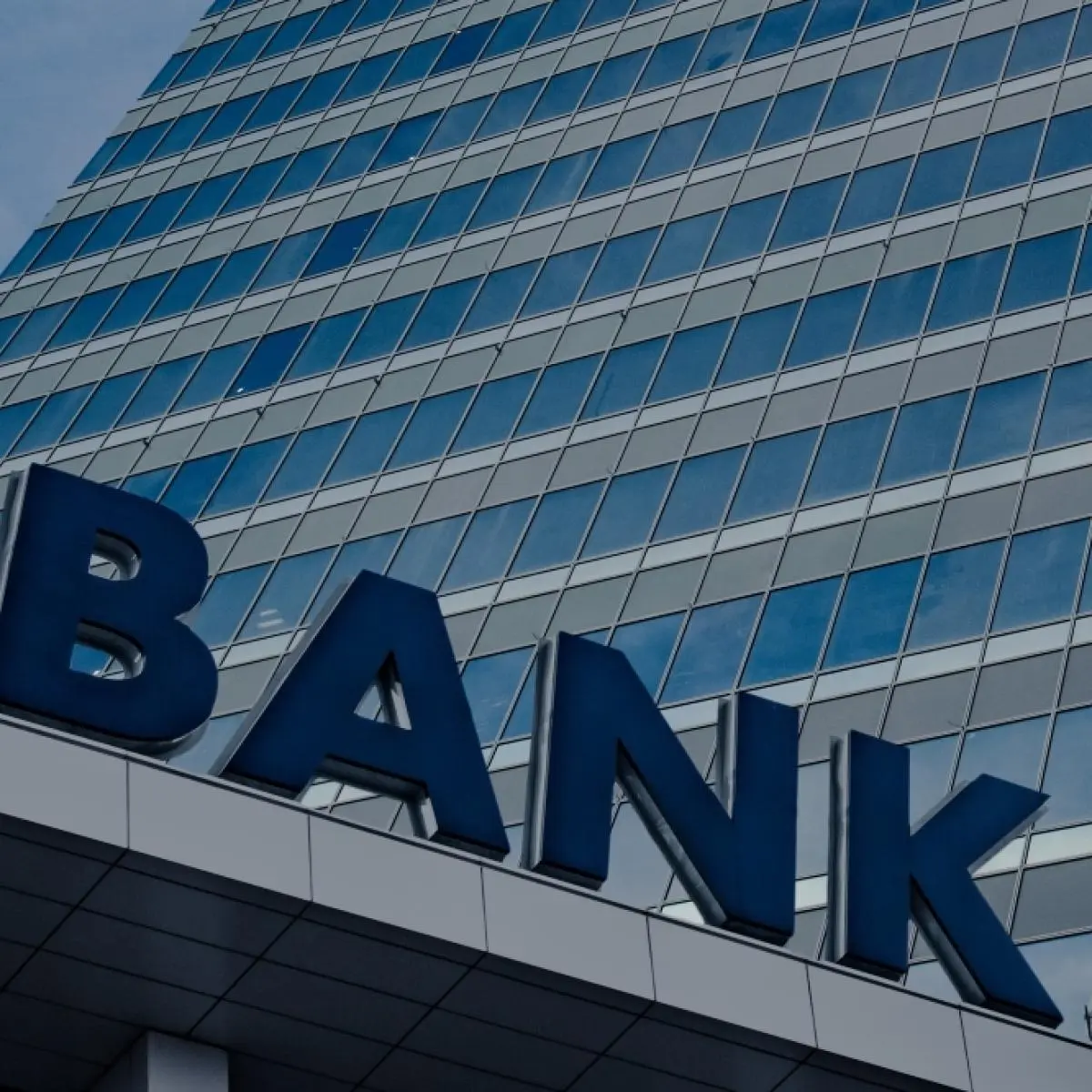 Οι διεθνείς οίκοι ανανεώνουν την «ψήφο εμπιστοσύνης» στις ελληνικές τράπεζες