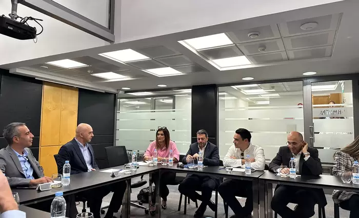 Την ενίσχυση της συνεργασίας τους συζήτησαν CIFA και ΕΚΚ