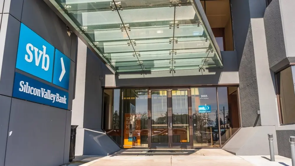 Η First Citizens αποκτά τις καταθέσεις και τα δάνεια της Silicon Valley