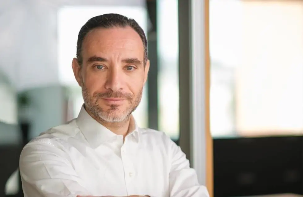 Εκτός της τελικής έκθεσης PEGA το όνομα του Αλ. Σίνκα