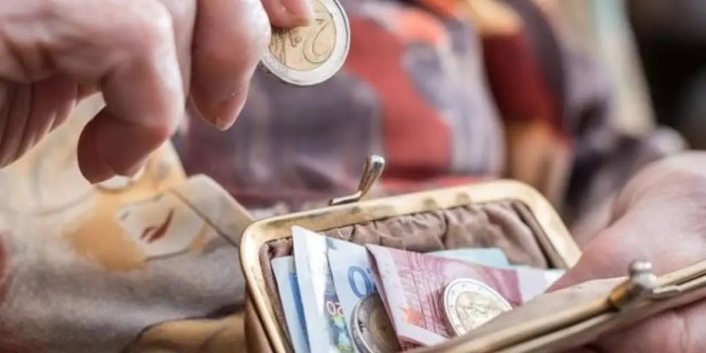 ΣΕΚ: Ριγάρει το γήπεδο ενόψει συνάντησης με Υπ. Εργασίας για πέναλτι 12%