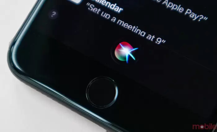 Η Apple, απολογήθηκε γιατί άκουγε συνομιλίες της Siri