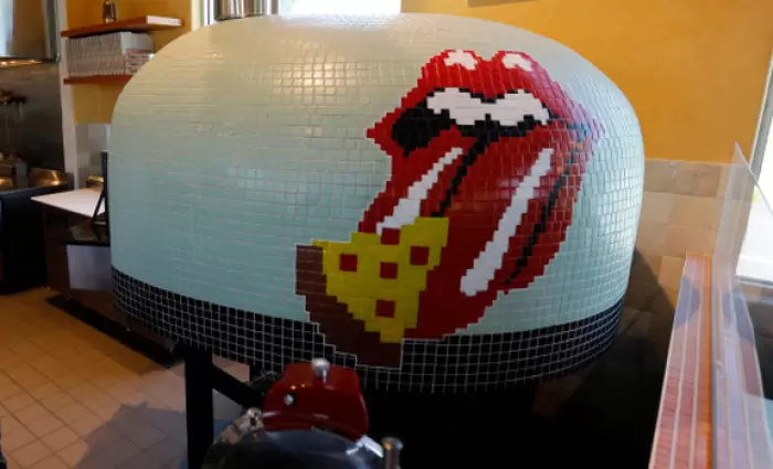 Πρώην Rolling Stone αναγκάστηκε να κλείσει το εστιατόριο του στο Λονδίνο