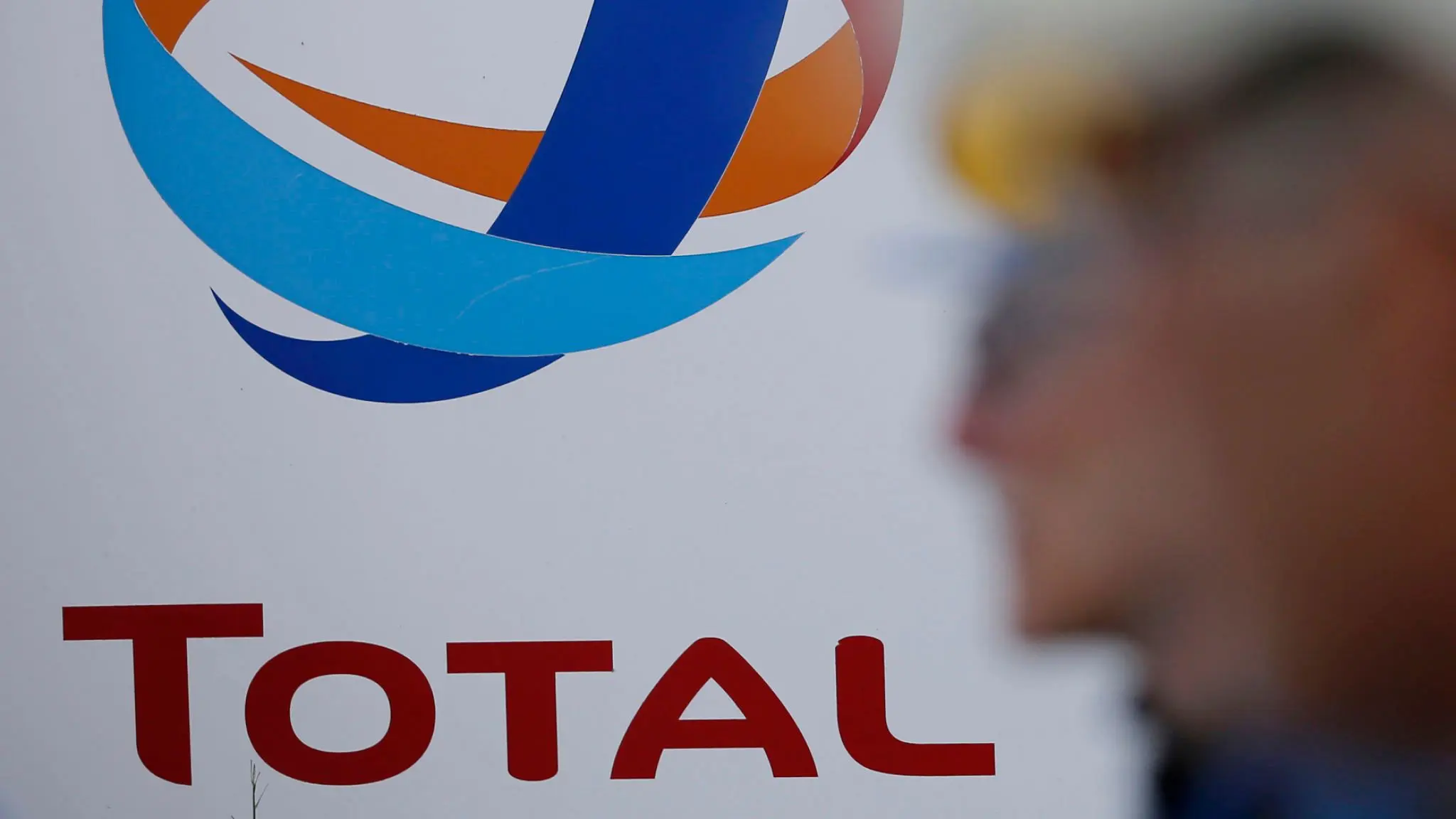 Η Total εξαγόρασε το 37,4% της ινδικής Adani Gas