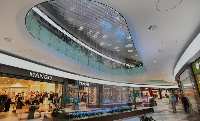 Στο ακουστικό οι καταστηματάρχες για άνοιγμα των Μalls (ΒΙΝΤΕΟ)