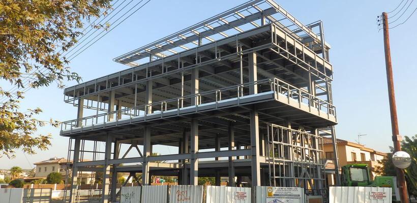 Θα πληγεί η οικονομία αν αλλάξει ο ΦΠΑ για την πρώτη κατοικία