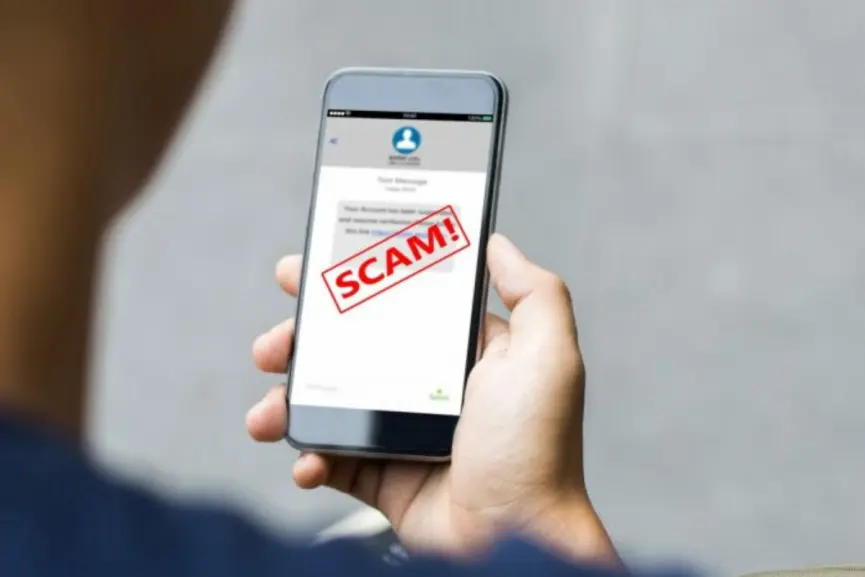 Απάτη με SMS: Νέο «κύμα» καταγγελιών στην Αστυνομία για ψεύτικα πρόστιμα