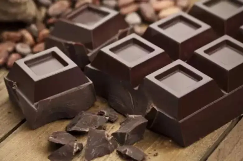 Oι εραστές της σοκολάτας ανησυχούν: Σε ύψη ρεκόρ οι τιμές του κακάο