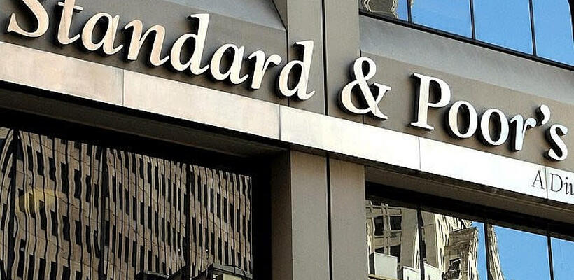 S&P: Αναβάθμισε τέσσερις ελληνικές τράπεζες