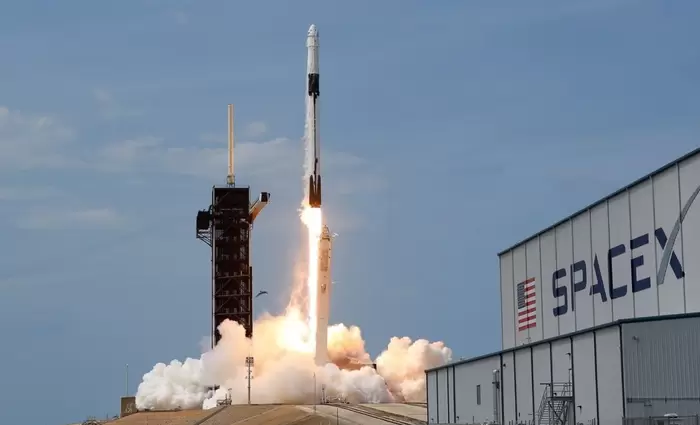 Συγχώνευση-μαμούθ SpaceX–xAI: Αυτοκρατορία $1,25 τρισ. για τον Έλον Μασκ