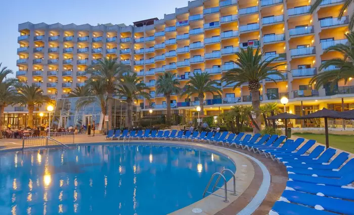 Η Ισπανία βάζει λουκέτο σε όλα τα ξενοδοχεία