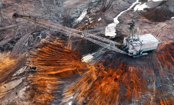 Γιατί η Κίνα «ελέγχει» την πολεμική βιομηχανία ΗΠΑ και Ευρώπης