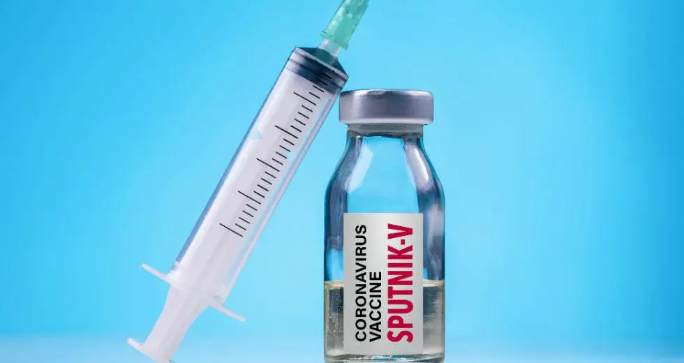 Δεν υπάρχει καμία συνομιλία ΕΕ με Ρώσους για το Sputnik-V