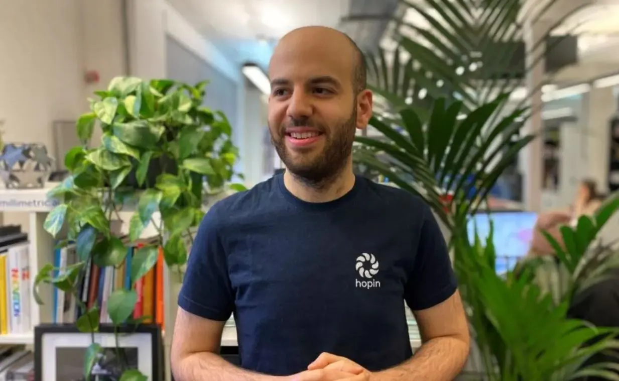 Αυτός ο 27χρονος έβγαλε $3 δισ. χάρη σε μια… αλλεργική αντίδραση