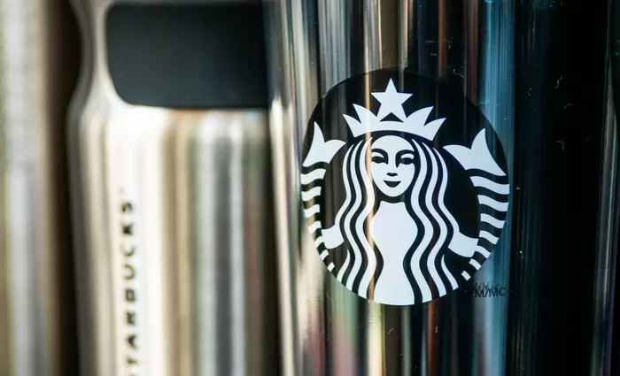 Uber Eats: Παράδοση καφέ Starbucks σε έπτα πόλεις 