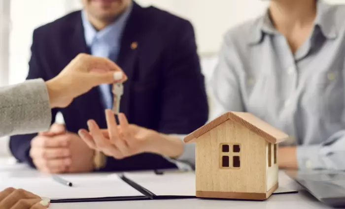 Γιατί θολώνει το όνειρο για μεγάλες μειώσεις στα επιτόκια των στεγαστικών δανείων