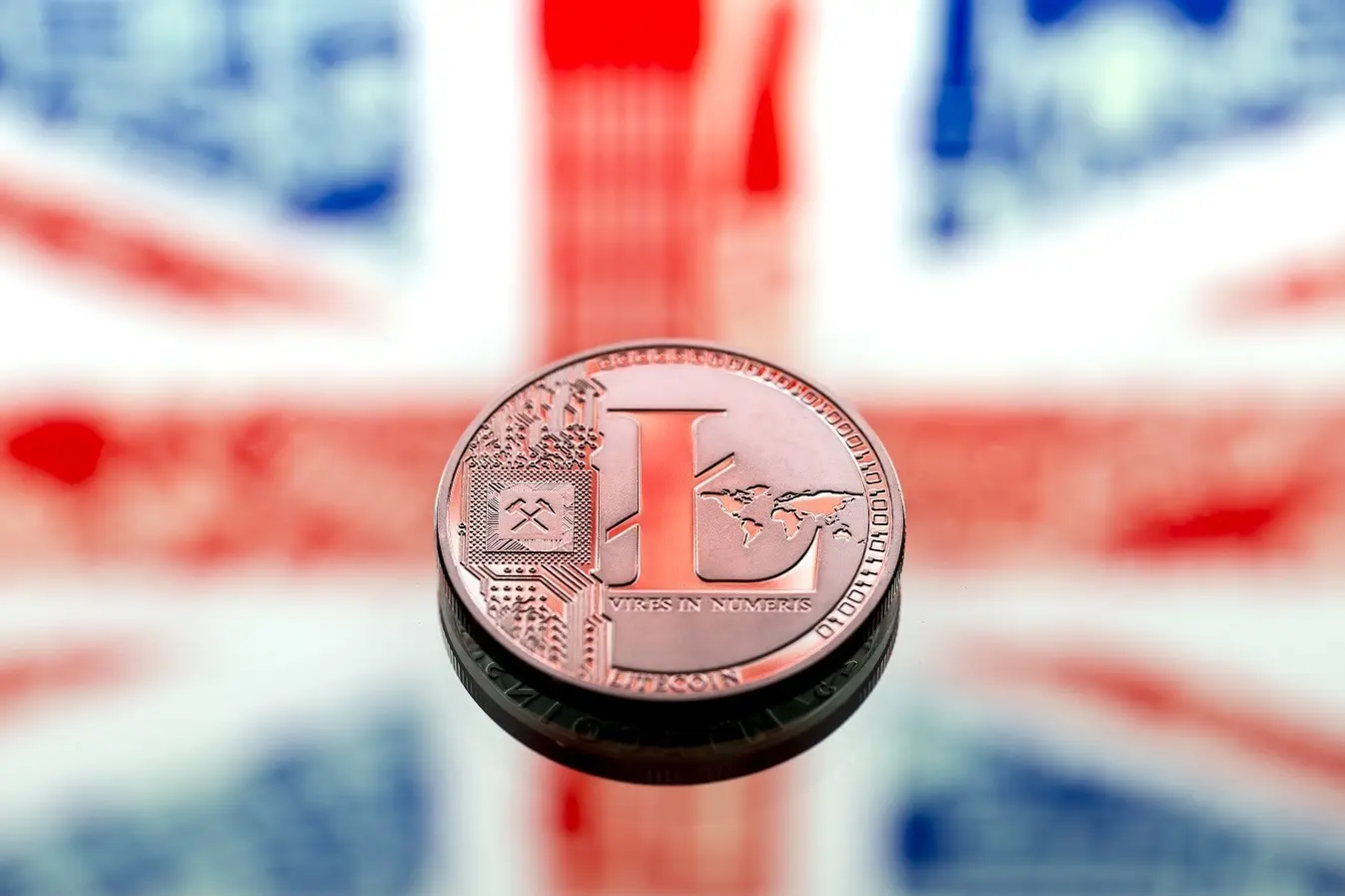 Σε υψηλό τριετίας η στερλίνα – Διχασμένοι οι αναλυτές για τη συνέχεια