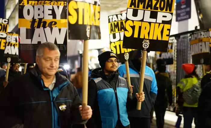 Amazon: Η μεγαλύτερη απεργία στον κολοσσό του λιανεμπορίου - Τι ζητούν οι εργαζόμενοι