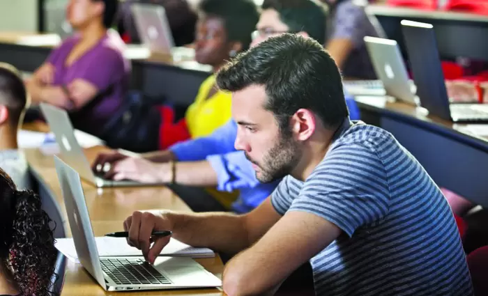 ΗΒ: Κύπριοι φοιτητές προτιμούν να μην επιστρέψουν Κύπρο