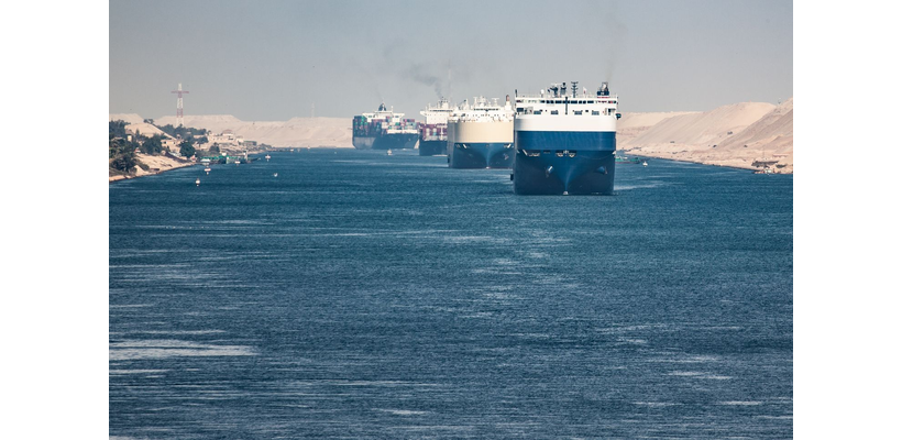 Ανάκαμψη στη Διώρυγα του Σουέζ: Ρεκόρ διελεύσεων και αυξημένα έσοδα ανοίγουν προοπτικές για τη ναυτιλία