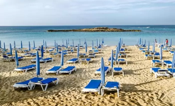 Ξεπέρασαν το 1 δις από τον τουρισμό τα έσοδα αλλά...