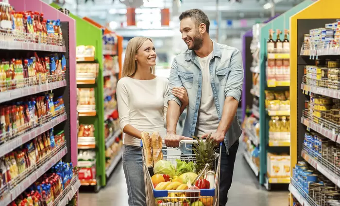 Οι αντιδράσεις φέρνουν αναστολή των αυξήσεων στο γάλα