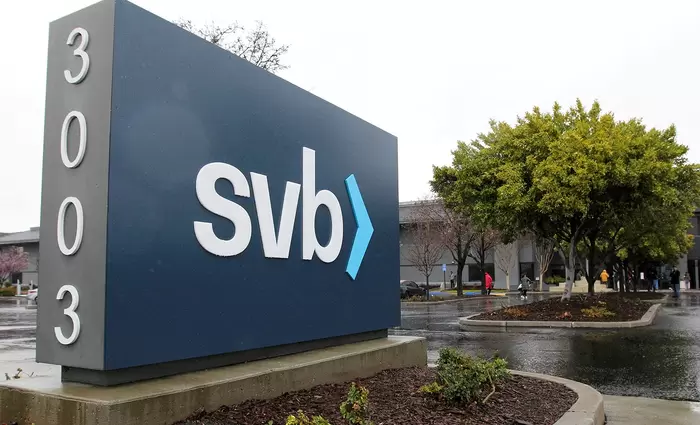 SVB: Μισό τρισ. δολ. χάθηκαν σε δύο ημέρες από τις τραπεζικές μετοχές