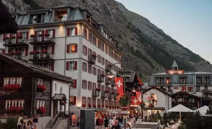 Ελβετία: Αυστηρότεροι κανόνες για ξένες επενδύσεις με το βλέμμα στην Κίνα