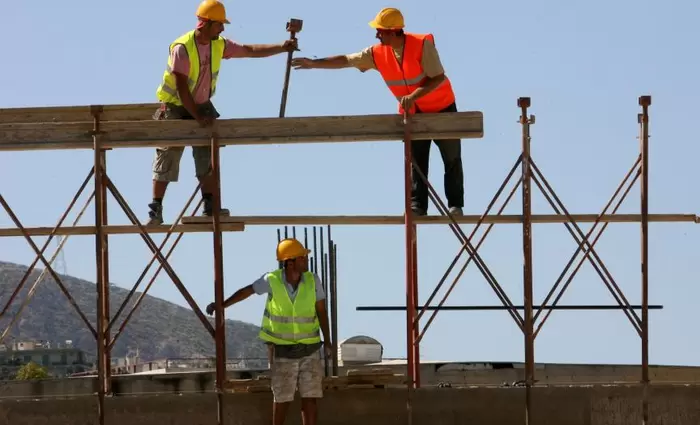 Οικοδομική βιομηχανία: Τα βρήκαν και υπογράφεται την Τετάρτη η ανανέωση της συλλογικής σύμβασης