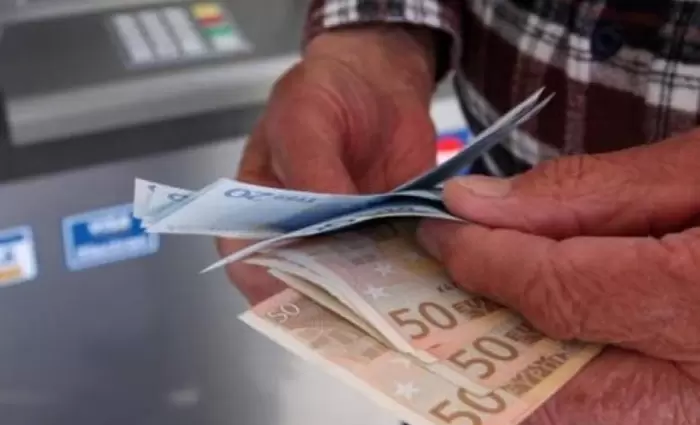 Πέναλτι 12%: Στο μικροσκόπιο των συντεχνιών η νέα πρόταση - Ποιοι κερδίζουν, ποιοι χάνουν;