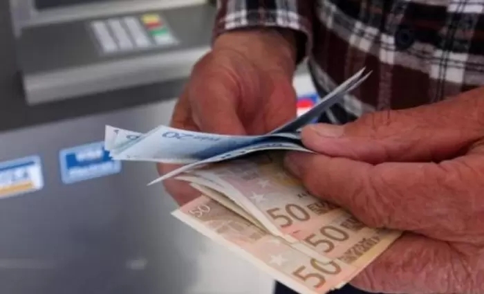 Μη ικανοποιητική κρίνουν την πρόταση Υπ. Εργασίας για 12% στις συντάξεις