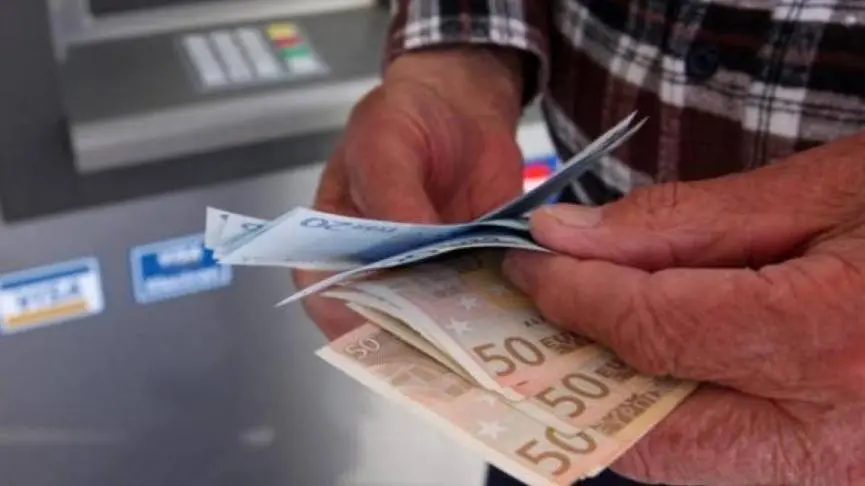 Μη ικανοποιητική κρίνουν την πρόταση Υπ. Εργασίας για 12% στις συντάξεις