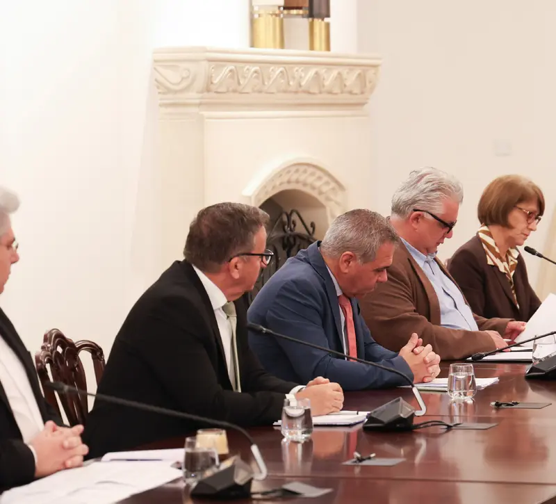 Ώρα για πράξεις από την κυβέρνηση – Τι είπαν οι συντεχνίες μετά τη συνάντηση με τον ΠτΔ