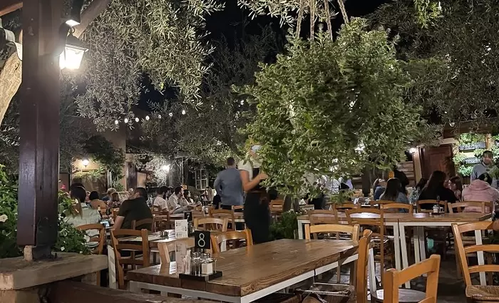 Στο 90% η πληρότητα στα κέντρα εστίασης το τριήμερο