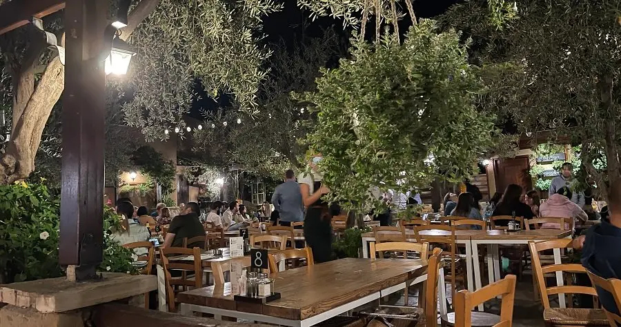 Στο 90% η πληρότητα στα κέντρα εστίασης το τριήμερο