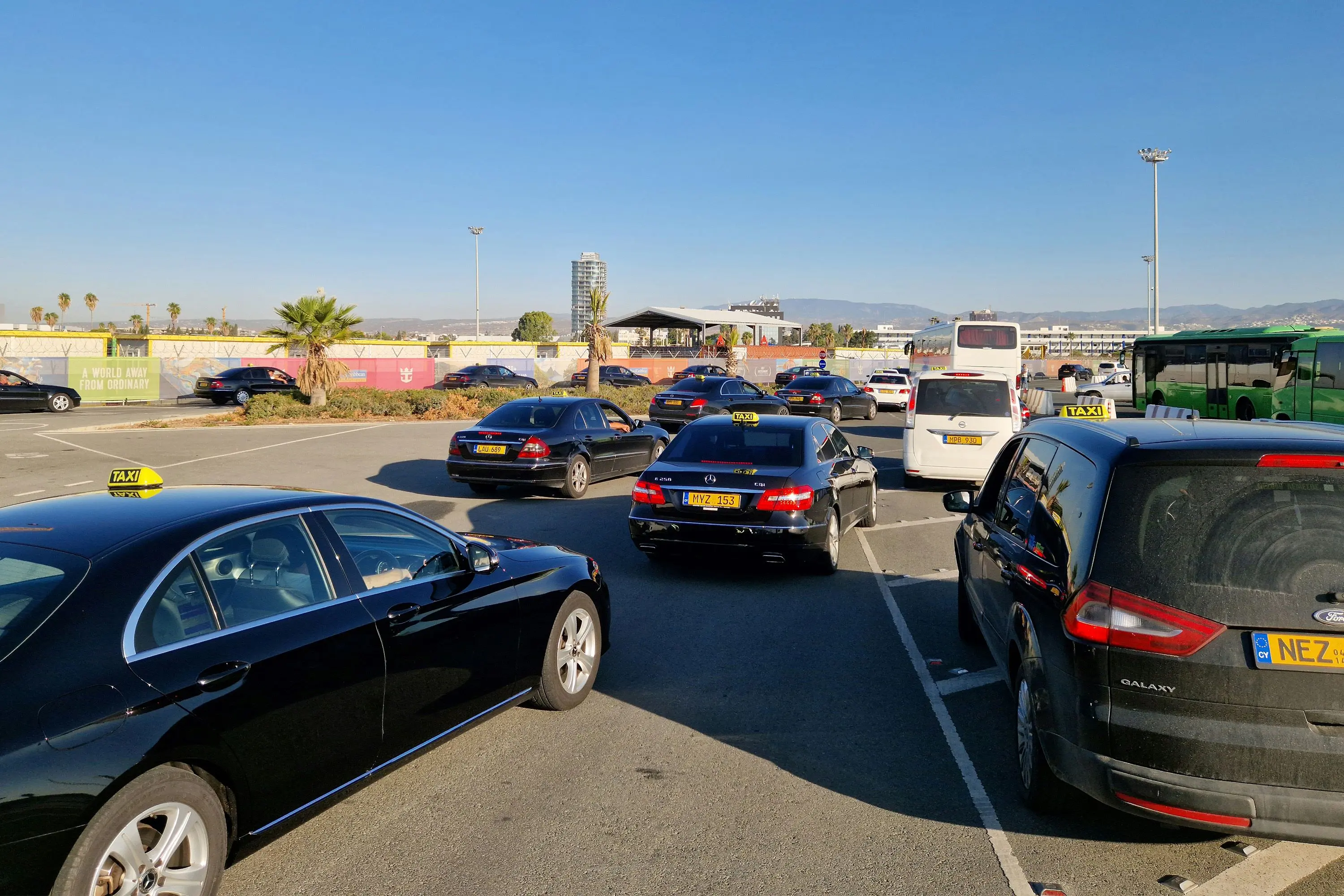 Λεωφορειολωρίδα και για τα ταξί από 4 Οκτωβρίου, λέει ο Υπουργός Μεταφορών