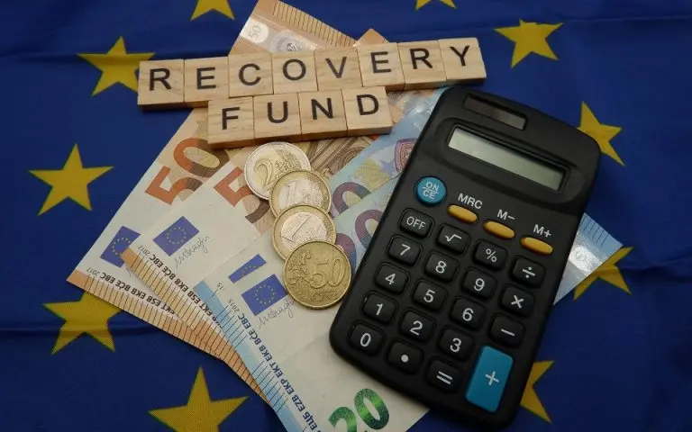 Τα δεδομένα των εγγυητών μπλοκάρουν €85 εκατομμύρια του Ταμείου Ανάκαμψης