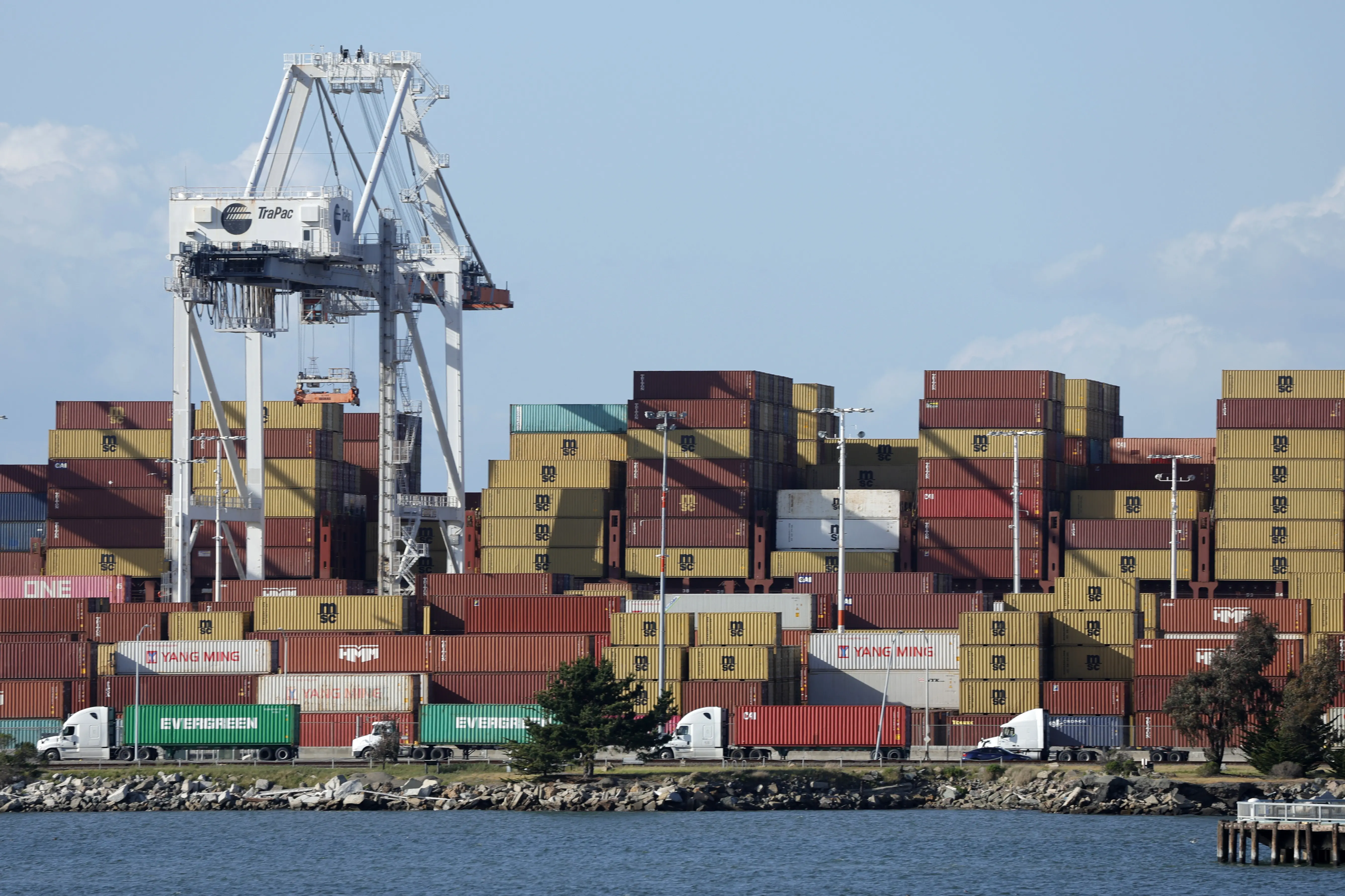 UBS, Citi, Deutsche Bank, Commerzbank: Πώς «διαβάζουν» την επίθεση Τραμπ στο παγκόσμιο εμπόριο