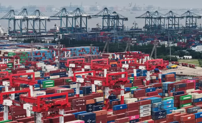 Δασμοί Τραμπ: Τι εμποδίζει τις κινεζικές εταιρείες από το να εγκαταλείψουν την αμερικανική αγορά