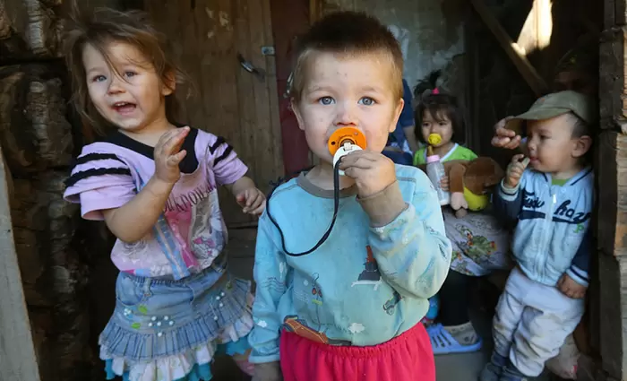 Ρωσία: Ένα στα τέσσερα παιδιά ζει κάτω από το όριο της φτώχειας