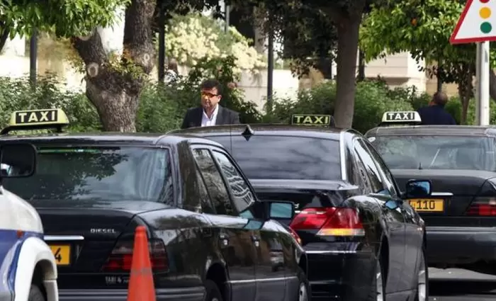 Τέλος στην απεργία ταξί με παρέμβαση Καρούσου