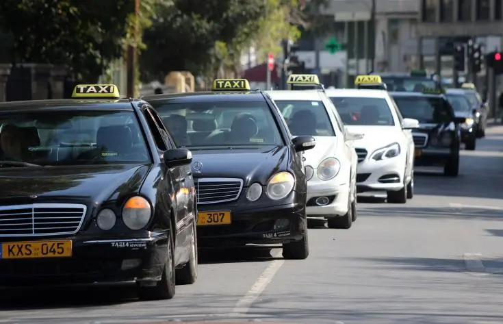 Ανεβάζουν χειρόφρενο οι οδηγοί ταξί την ερχόμενη Δευτέρα
