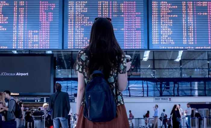 Κομισιόν: Πράσινο φως για άνοιγμα συνόρων σε εμβολιασμένους