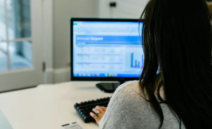 Απρίλιο ξεκινά η τηλεργασία στη Δημόσια Υπηρεσία – Τι μένει να διευκρινιστεί