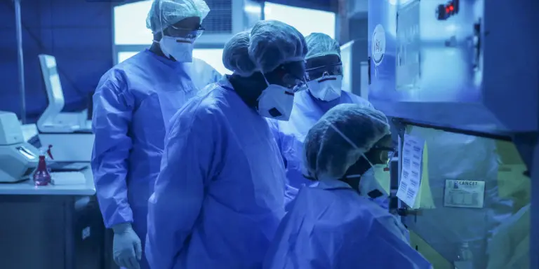 ΗΠΑ: Έρευνες για ρινικό σπρέι κατά της COVID-19