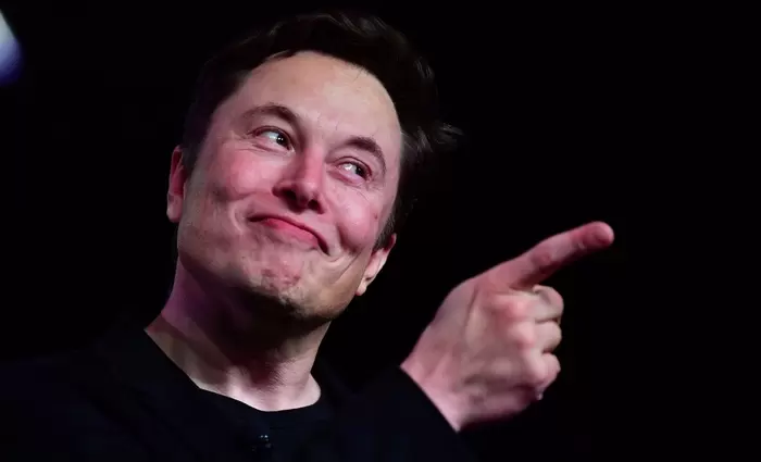 Γιατί ο Elon Musk κινδυνεύει να χάσει $2 δισ απ' την περιουσία του