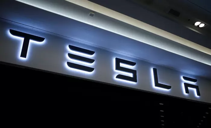 Τεράστια πτώση στις παραδώσεις της Testla China λόγω κορωνοϊού