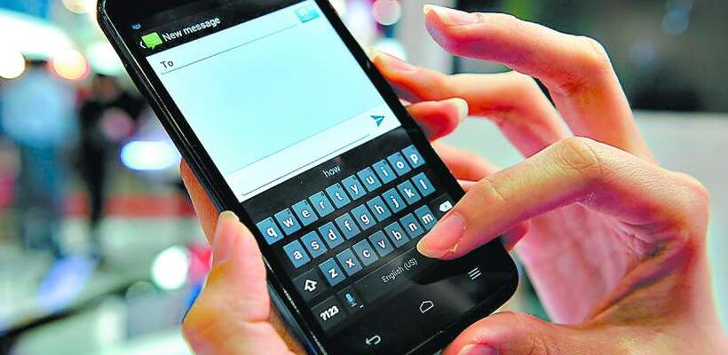 Έρευνα: Τα γραπτά μηνύματα απειλούν την ασφάλεια των πεζών